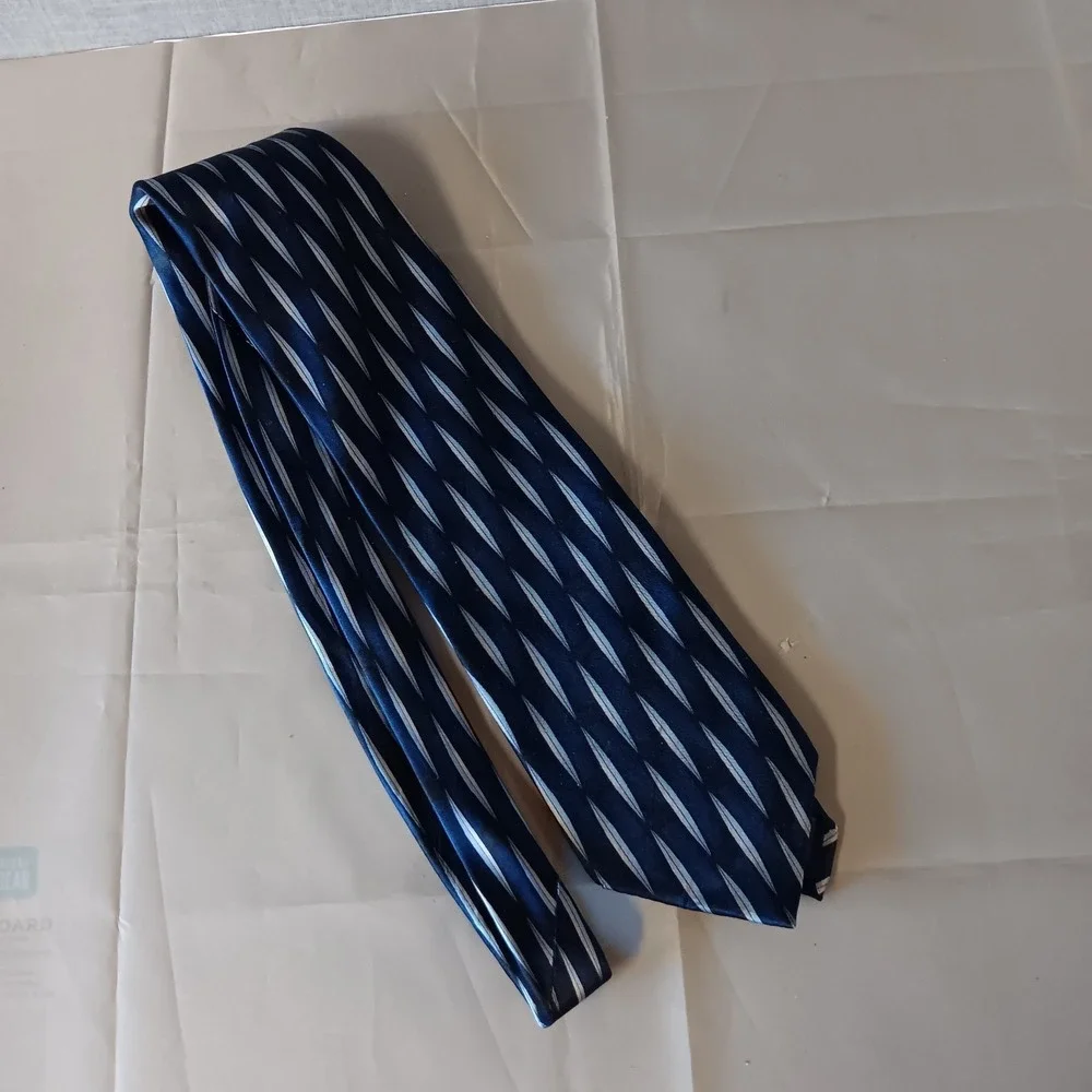 Luomo Moda Italy‎ Silk Necktie Blue Silver Geometric Abstract Business Tie